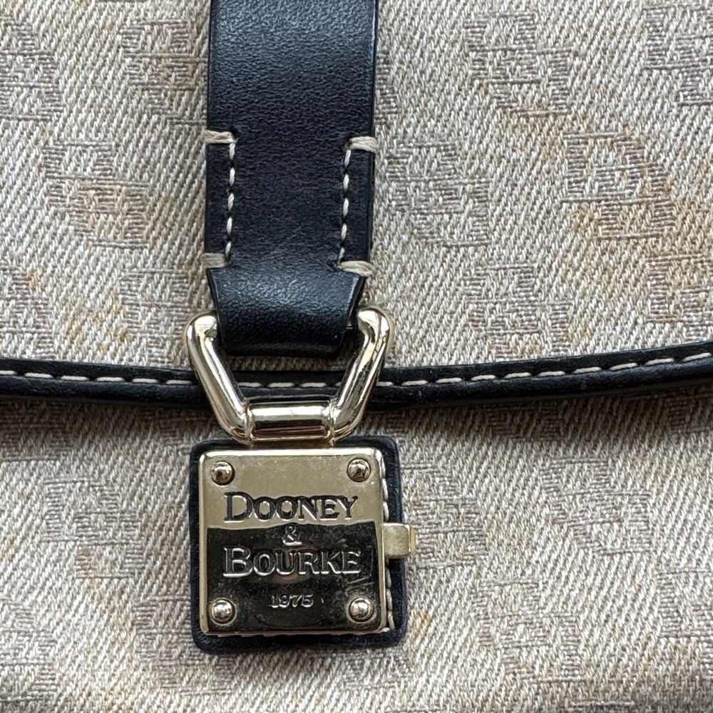 Dooney & Bourke Black and Cream Wristlet - Picture 2 of 5
